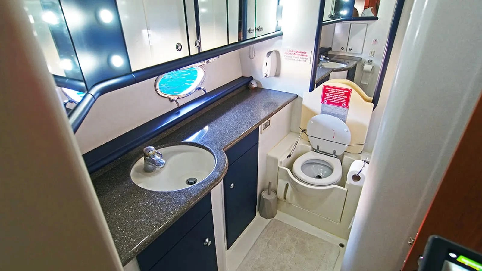 Sunseeker 62 Manhattan guest cabin
